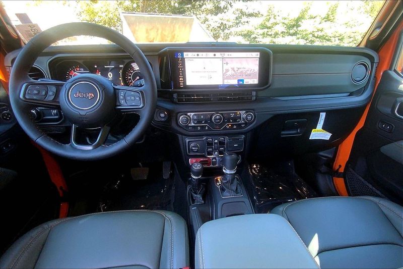 2025 Jeep Gladiator Mojave photo 5