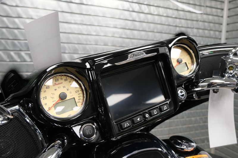 NEW 2025 INDIAN MOTORCYCLE ROADMASTER WITH POWERBAND AUDIO PACKAGE BLACK Image 18
