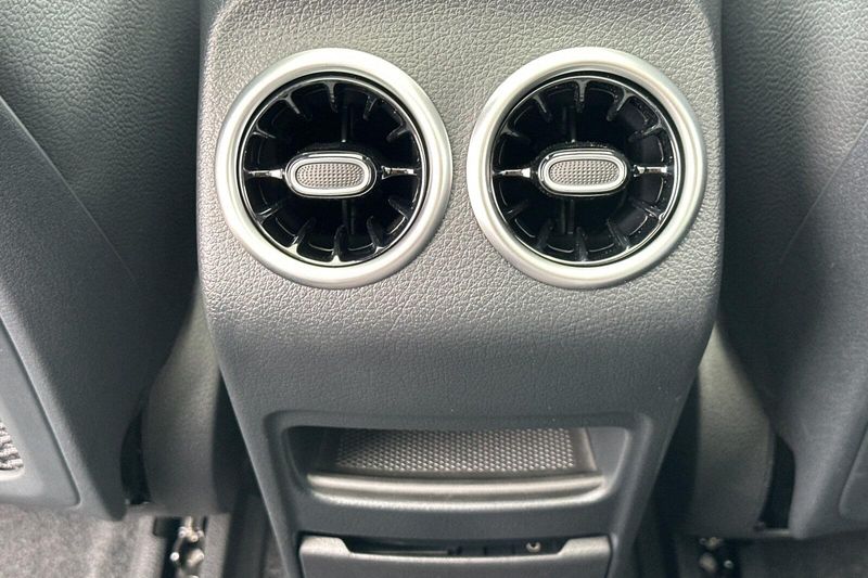 2024 Mercedes-Benz EQB 300Image 14