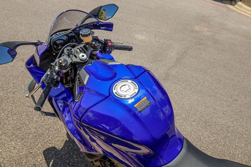 NEW 2026 YAMAHA YZF-R1 Image 5