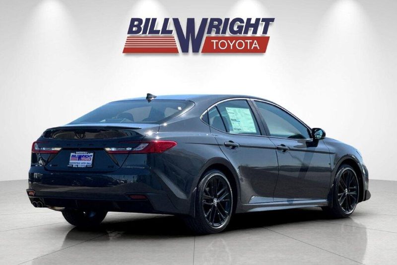 New 2026 Toyota Camry SEImage 3