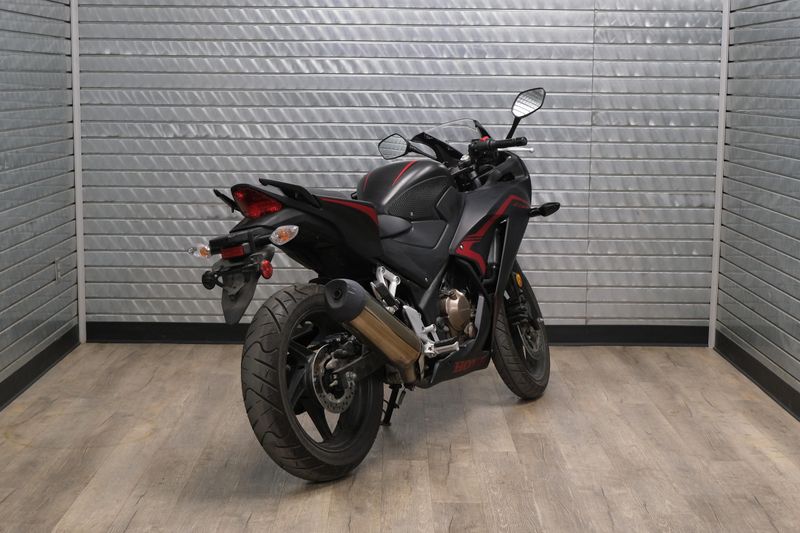 USED 2021 HONDA CBR300R Image 3