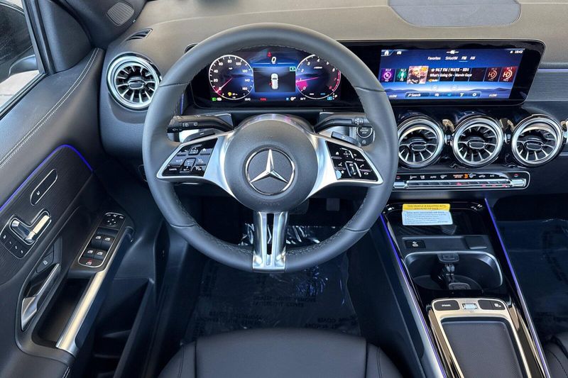 New 2026 Mercedes-Benz GLB 250Image 11
