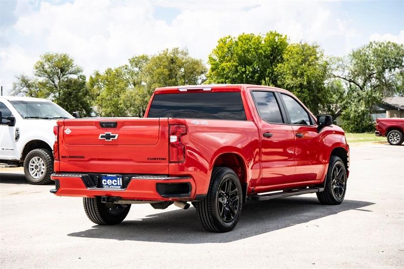 2022 Chevrolet Silverado 1500 Custom photo 6
