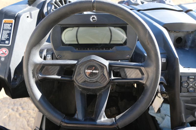 USED 2025 CAN-AM MAVERICK X3 MAX X RS TURBO RR WITH SMARTSHOX Image 25