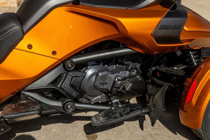 2024 Can-Am SPYDER F3 LIMITED SPECIAL SERIES COGNAC METALLICImage 16