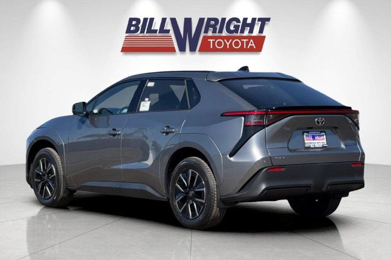 New 2027 Toyota bZ XLE PlusImage 5