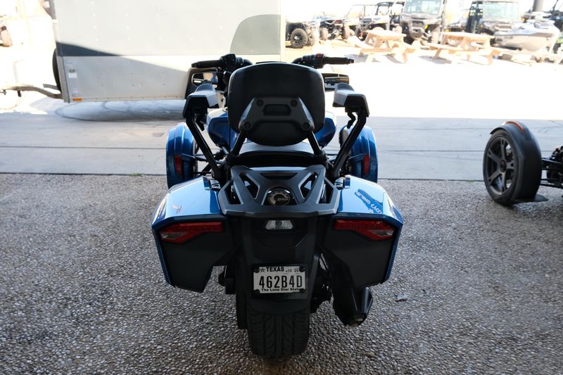 2018 Can-Am SPYDER F3T BLUEImage 16