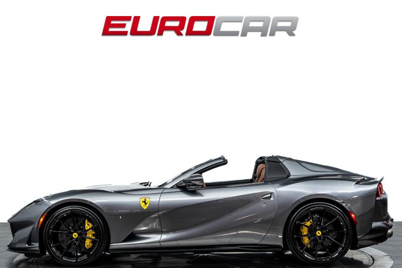 2022 Ferrari 812 GTS *AIRBRUSHED SCUDERIA LOGO * SUSPENSION LIFTER*Image 2