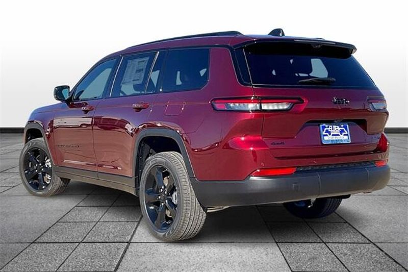 2025 Jeep Grand Cherokee L Limited 4x4Image 3