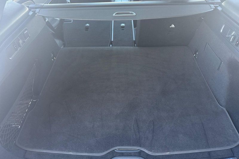 Used 2025 Mercedes-Benz GLC 300Image 17