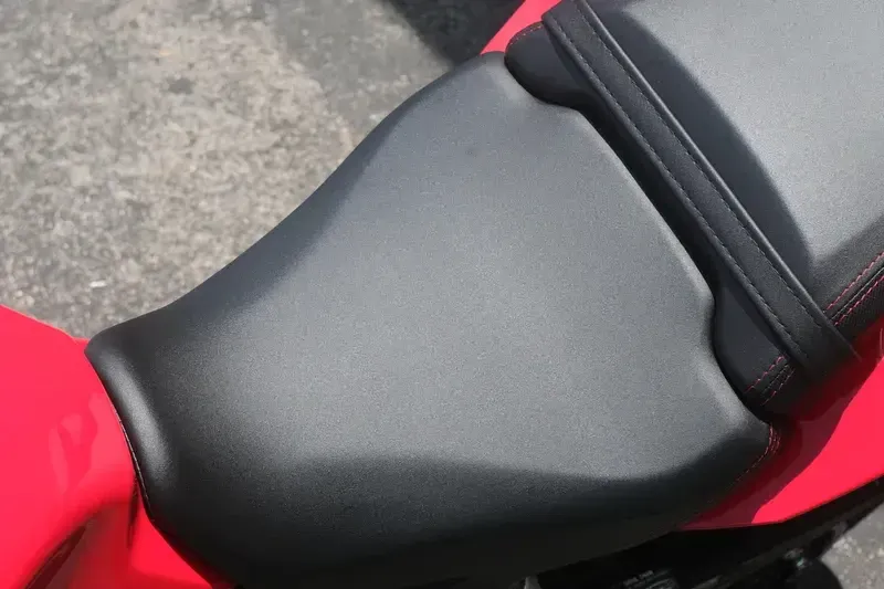 2024 Honda CBR650R ABS GRAND PRIX RED Image 25