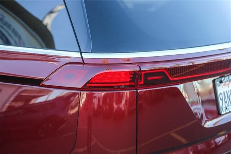 2022 Kia Carnival SX PrestigeImage 11