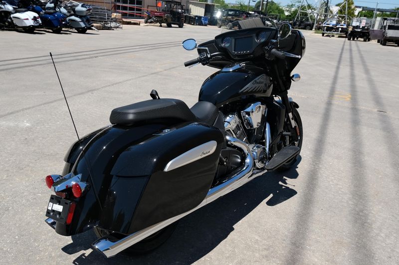 NEW 2025 INDIAN MOTORCYCLE CHIEFTAIN POWERPLUS Image 3