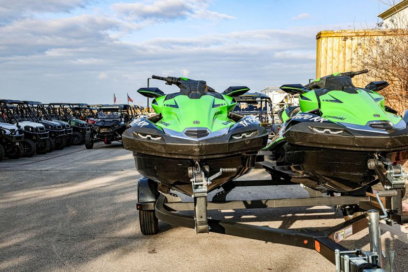 2023 Kawasaki JET SKI ULTRA 310 310LXS Image 2