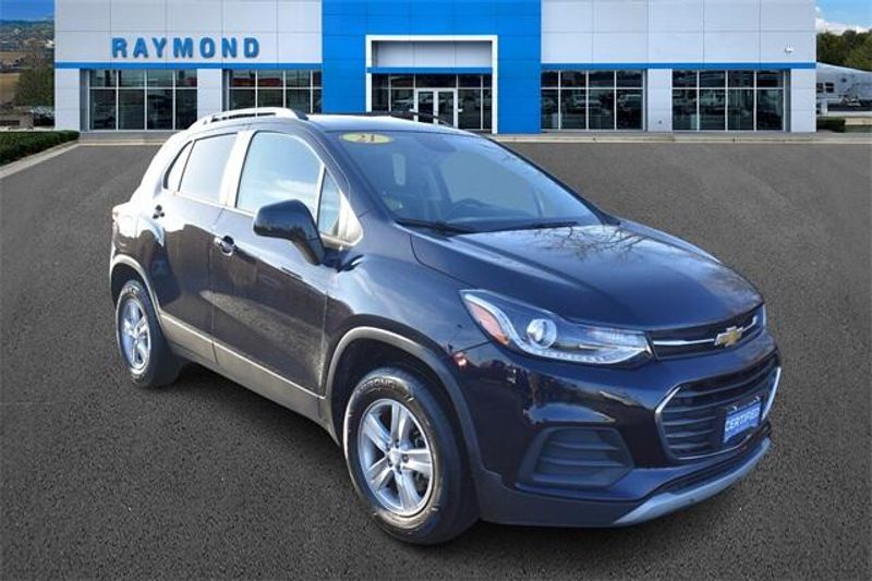 2021 Chevrolet Trax LTImage 1