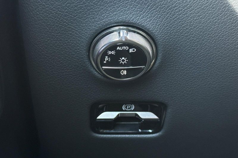 Used 2026 Mercedes-Benz GLC 300Image 33
