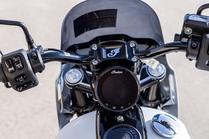 NEW 2025 INDIAN MOTORCYCLE SPORT CHIEF Image 7