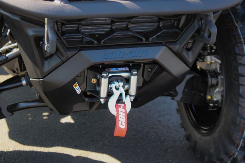 NEW 2025 CAN-AM OUTLANDER MAX XT 1000R Image 8