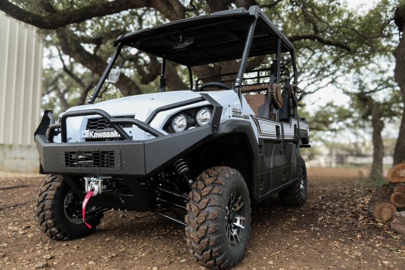 2025 Kawasaki MULE PROFXT 1000 LE PLATINUM RANCH EDITION METALLIC STARDUST WHITEImage 18