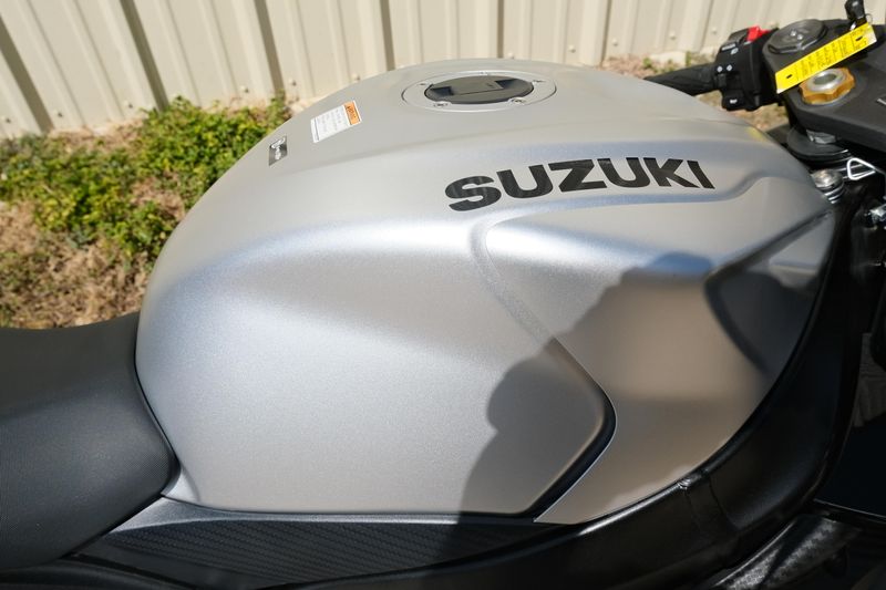 NEW 2026 SUZUKI GSXR600  in a SILVER exterior color. Family PowerSports (877) 886-1997 familypowersports.com 