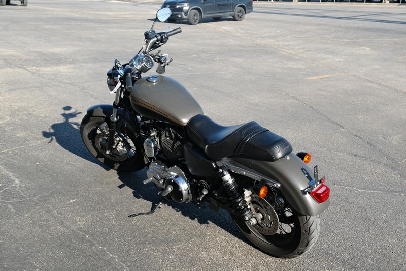 USED 2019 HARLEY SPORTSTER 1200 CUSTOM Image 5