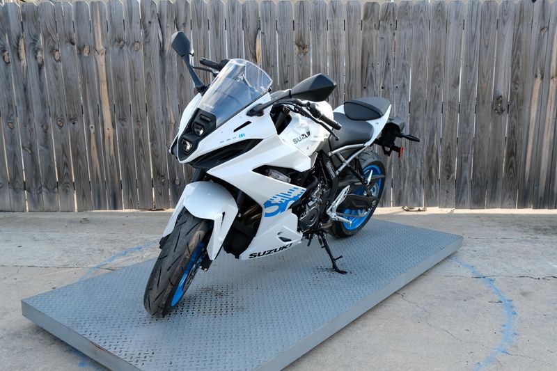 NEW 2026 SUZUKI GSX8R Image 7