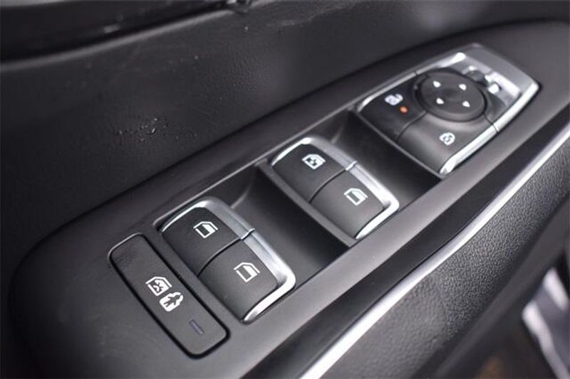 2025 Kia Sorento LXImage 18