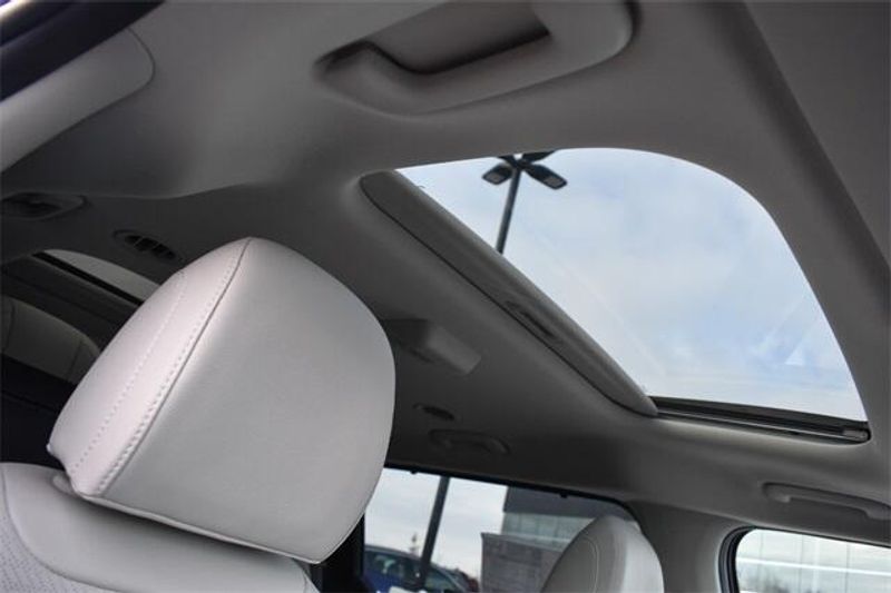 New 2026 Kia Carnival Hybrid SX PrestigeImage 15