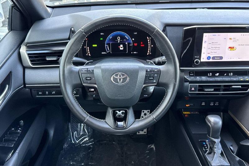 Used 2025 Toyota Camry SEImage 13