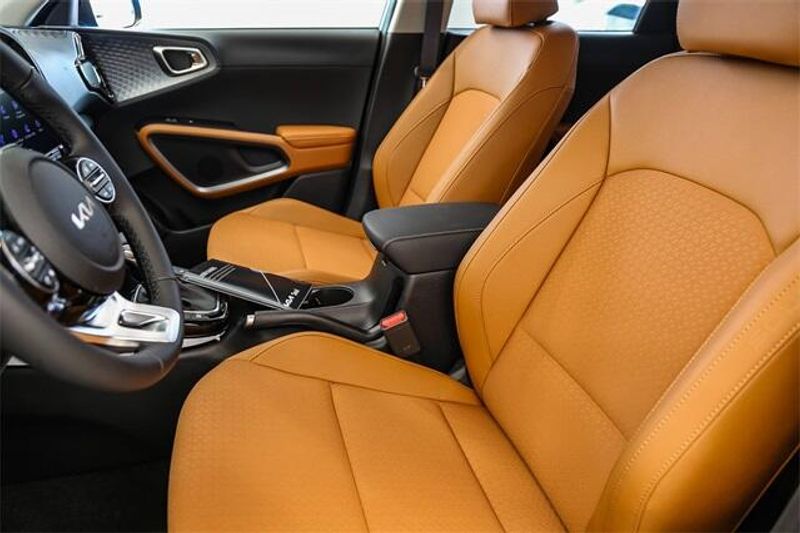 New 2025 Kia Soul EXImage 8