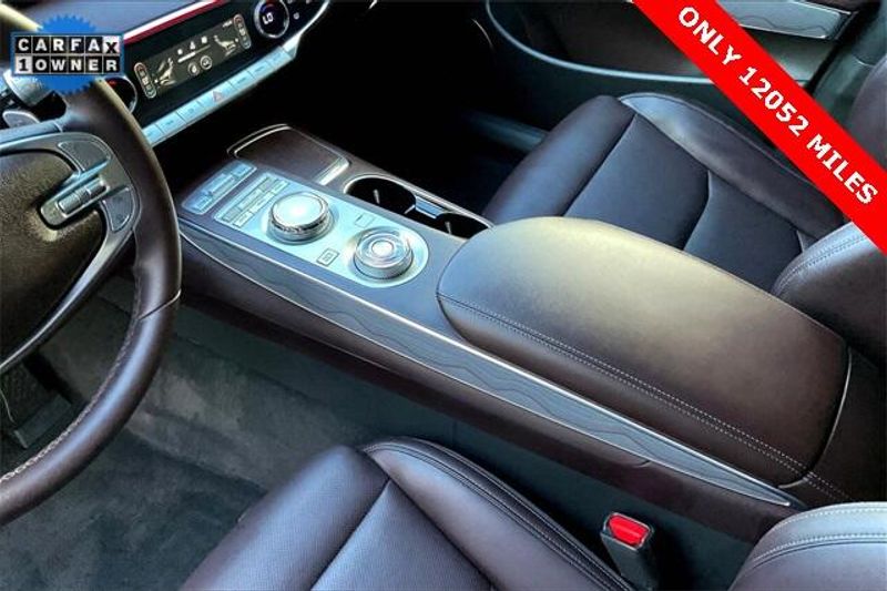 Used 2023 Genesis GV70 2.5T AdvancedImage 17