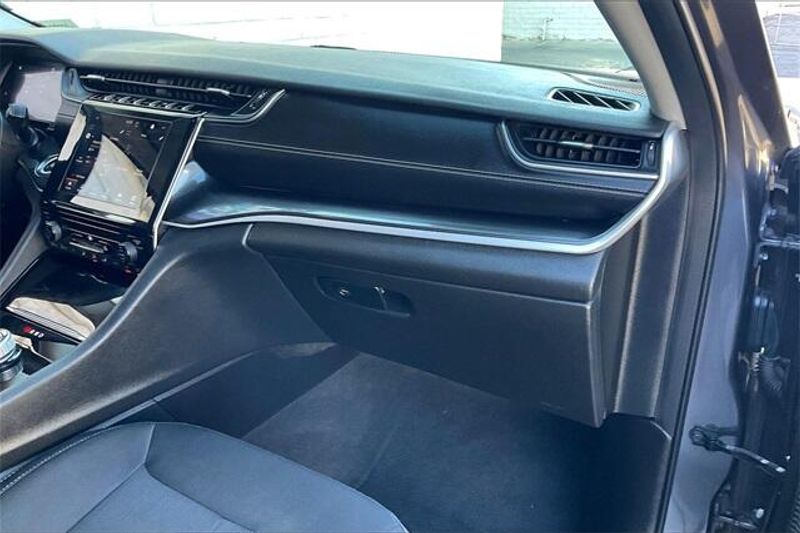 Used 2023 Jeep Grand Cherokee LaredoImage 16