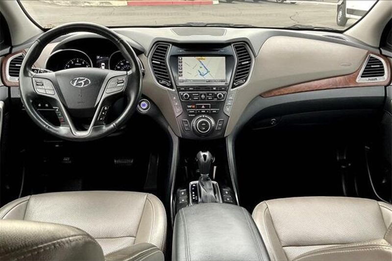 2018 Hyundai Santa Fe Limited UltimateImage 15