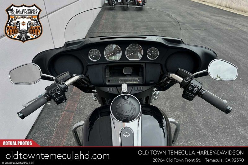 2019 Harley-Davidson Electra Glide in a Black exterior color. BMW Motorcycles of Temecula – Southern California (951) 506-6903 bmwmotorcyclesoftemecula.com 