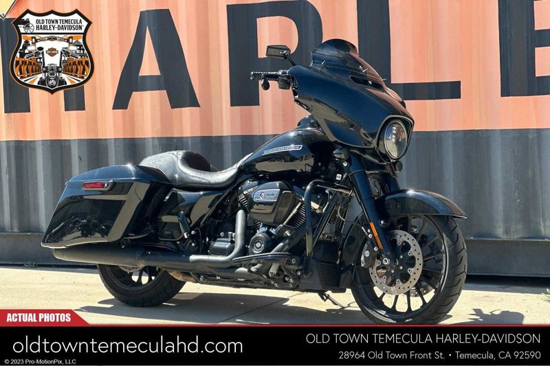 2019 Harley-Davidson Street Glide in a Black exterior color. BMW Motorcycles of Temecula – Southern California (951) 506-6903 bmwmotorcyclesoftemecula.com 