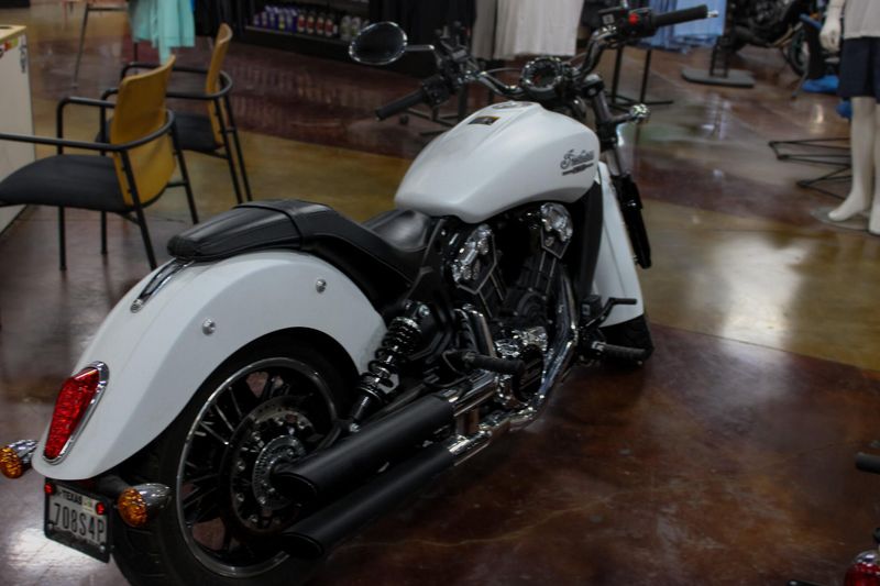 2022 Indian Motorcycle SCOUT 1200 WHITE Image 4