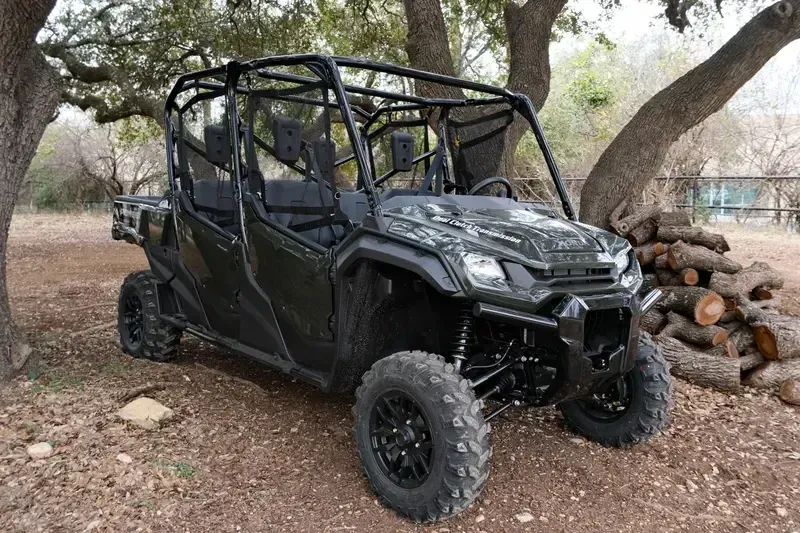 2025 Honda PIONEER 1000 6 DELUXE Image 1