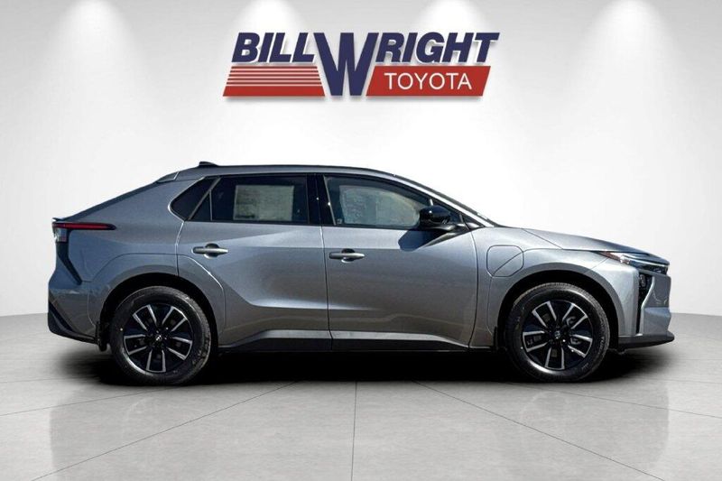 New 2027 Toyota bZ XLE PlusImage 2