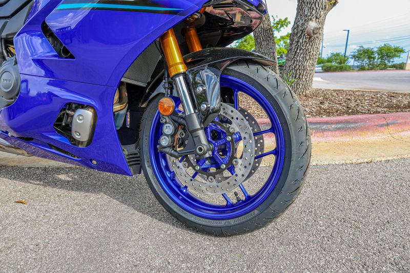 NEW 2026 YAMAHA YZFR7 Image 12