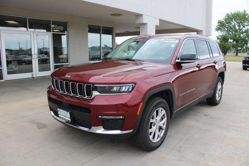 2021 Jeep Grand Cherokee Limited photo 2