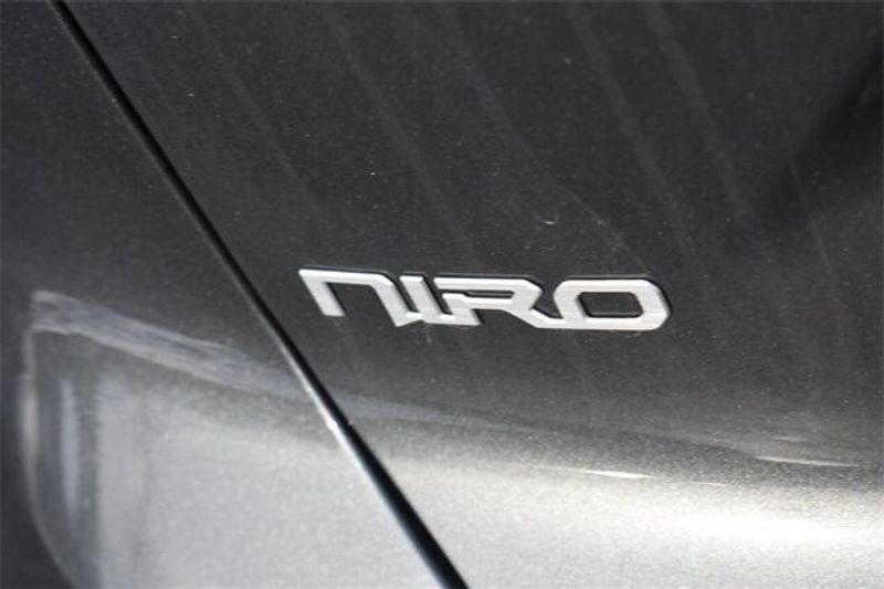 New 2025 Kia Niro EX TouringImage 16