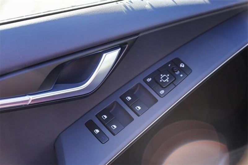 New 2025 Kia Niro EX TouringImage 20