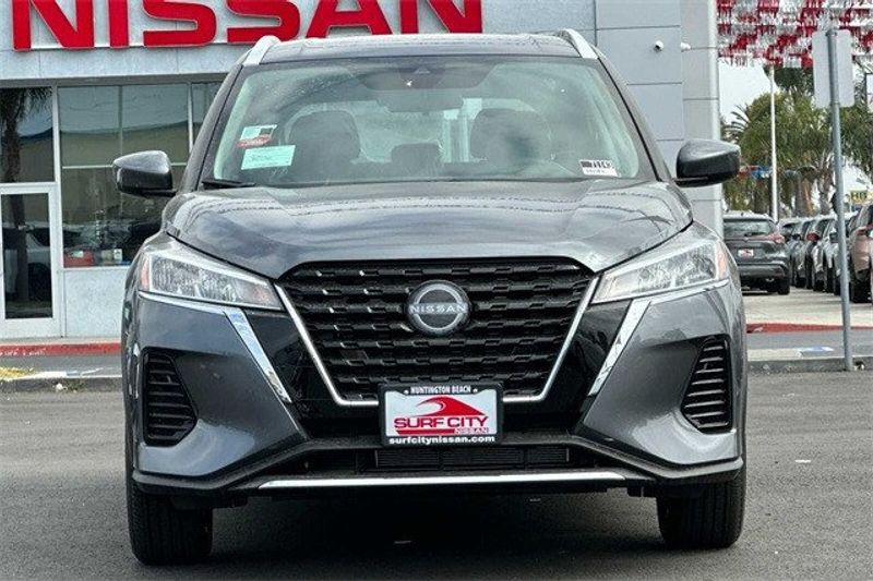 2024 Nissan Kicks SVImage 6