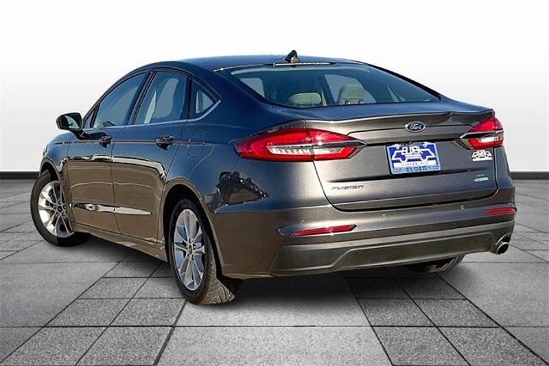 2019 Ford Fusion SEImage 12