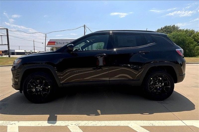 2025 Jeep Compass Latitude 4x4Image 14