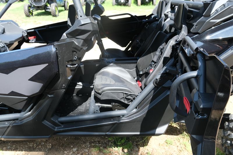 2025 Can-Am MAVERICK X3 MAX X RS TURBO RR TRIPLE BLACK Image 11
