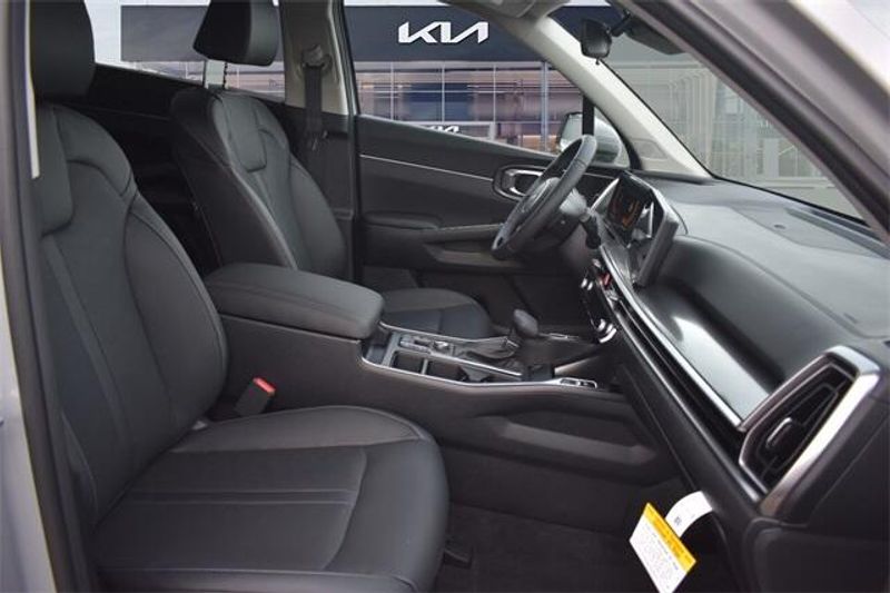 2025 Kia Sorento SImage 12