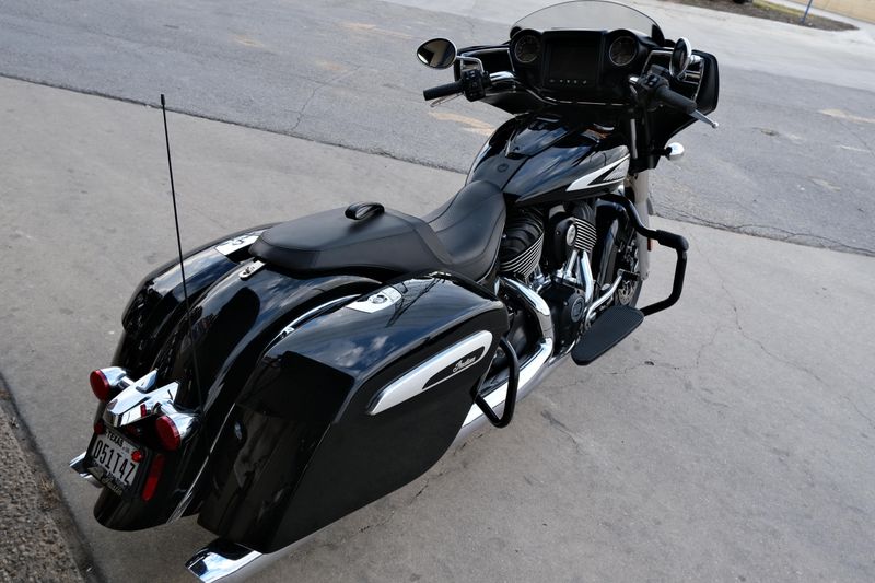 USED 2022 INDIAN MOTORCYCLE CHIEFTAIN Image 3