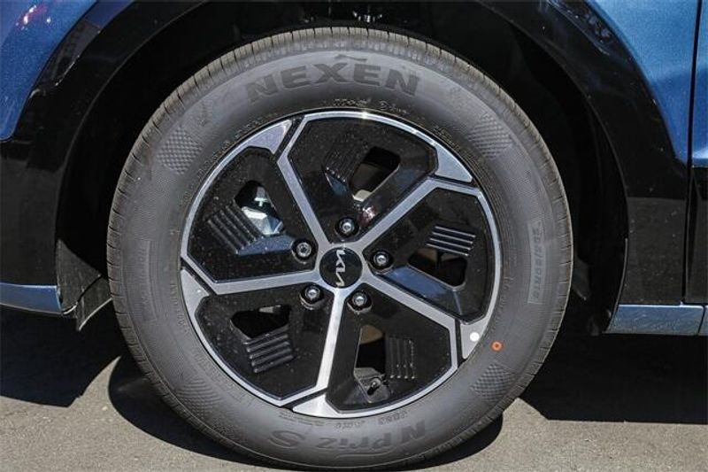 New 2025 Kia Niro SXImage 19